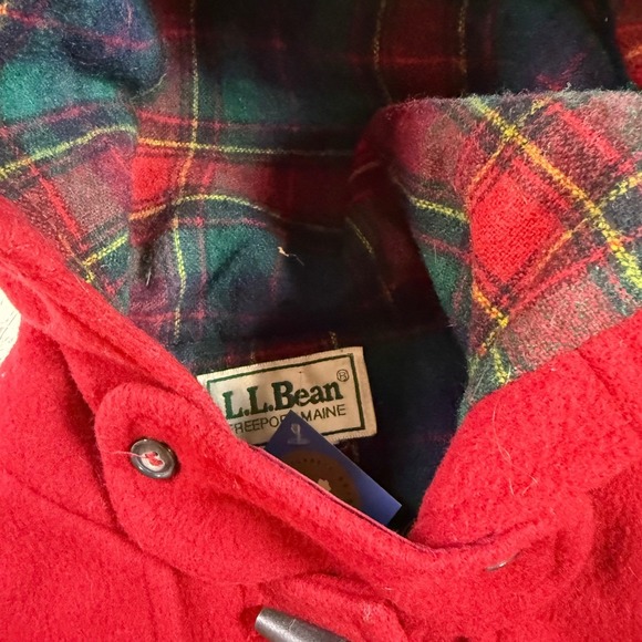 Red Hooded Women's Wool Coat - Picture 4 of 9